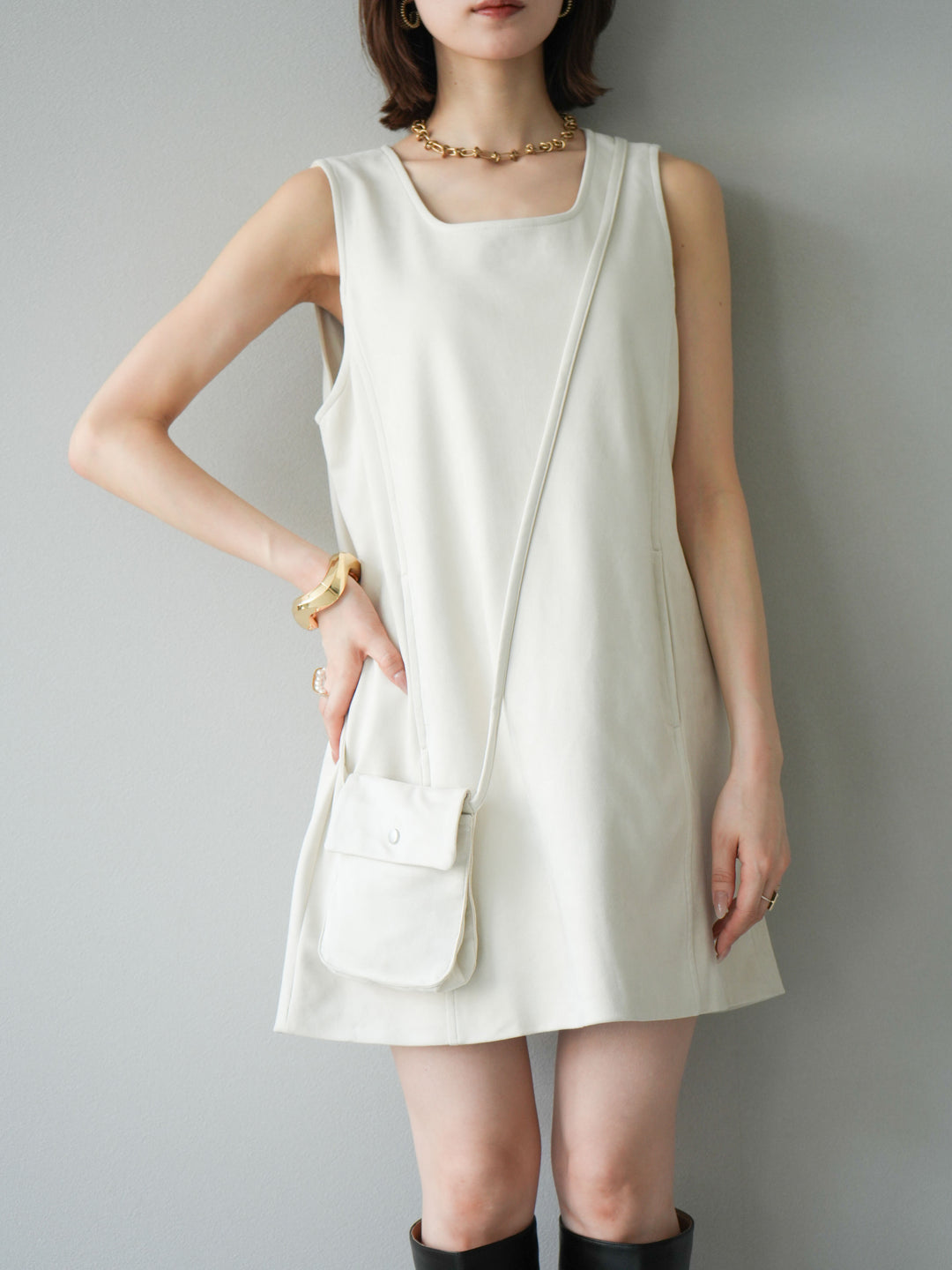 [予約]ショルダーポーチ付スウェードミニワンピース/アイボリー