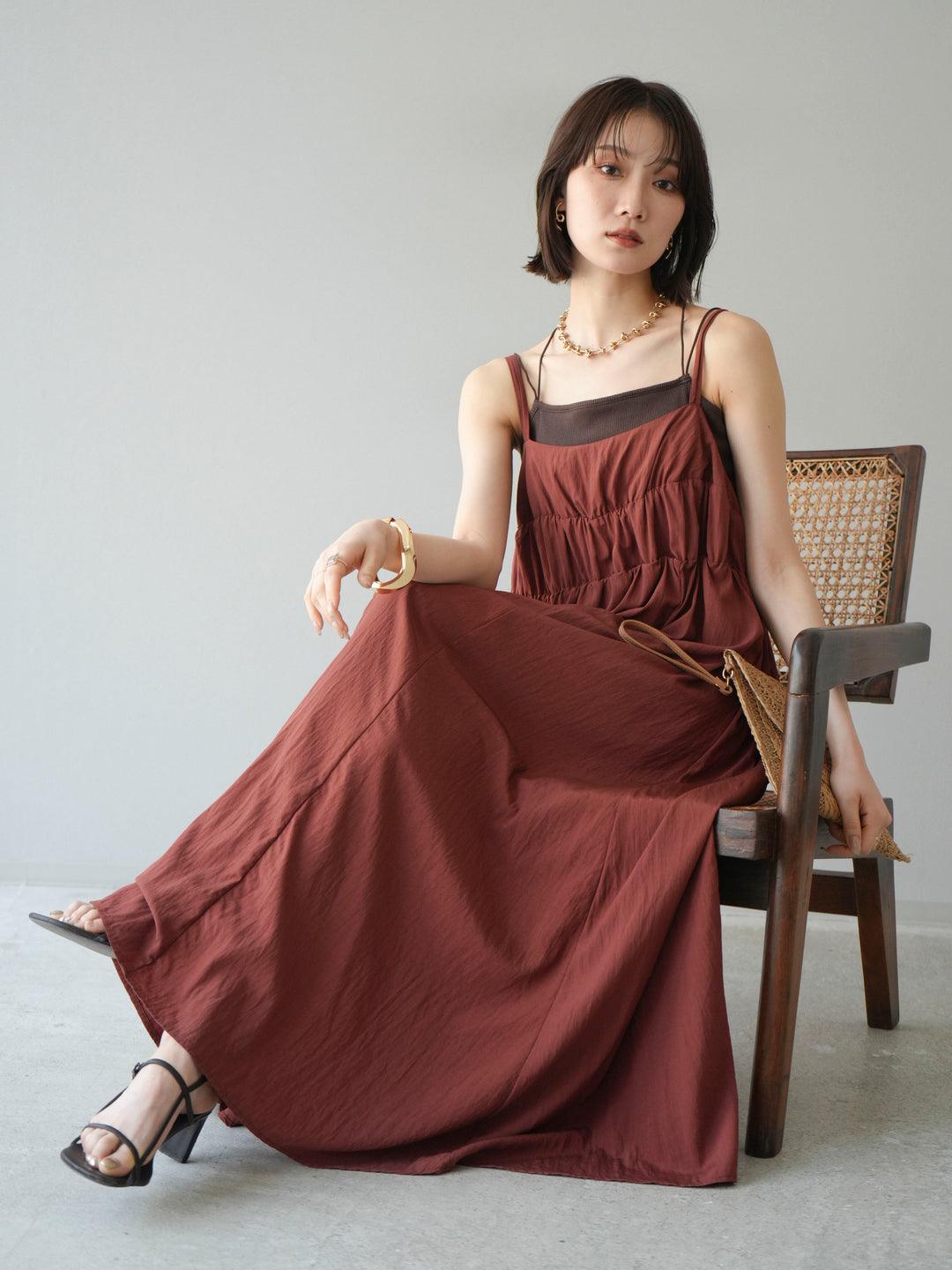 [SET]レーヨンシャーリングキャミワンピース+カップ付きバッククロスキャミソール(2set)