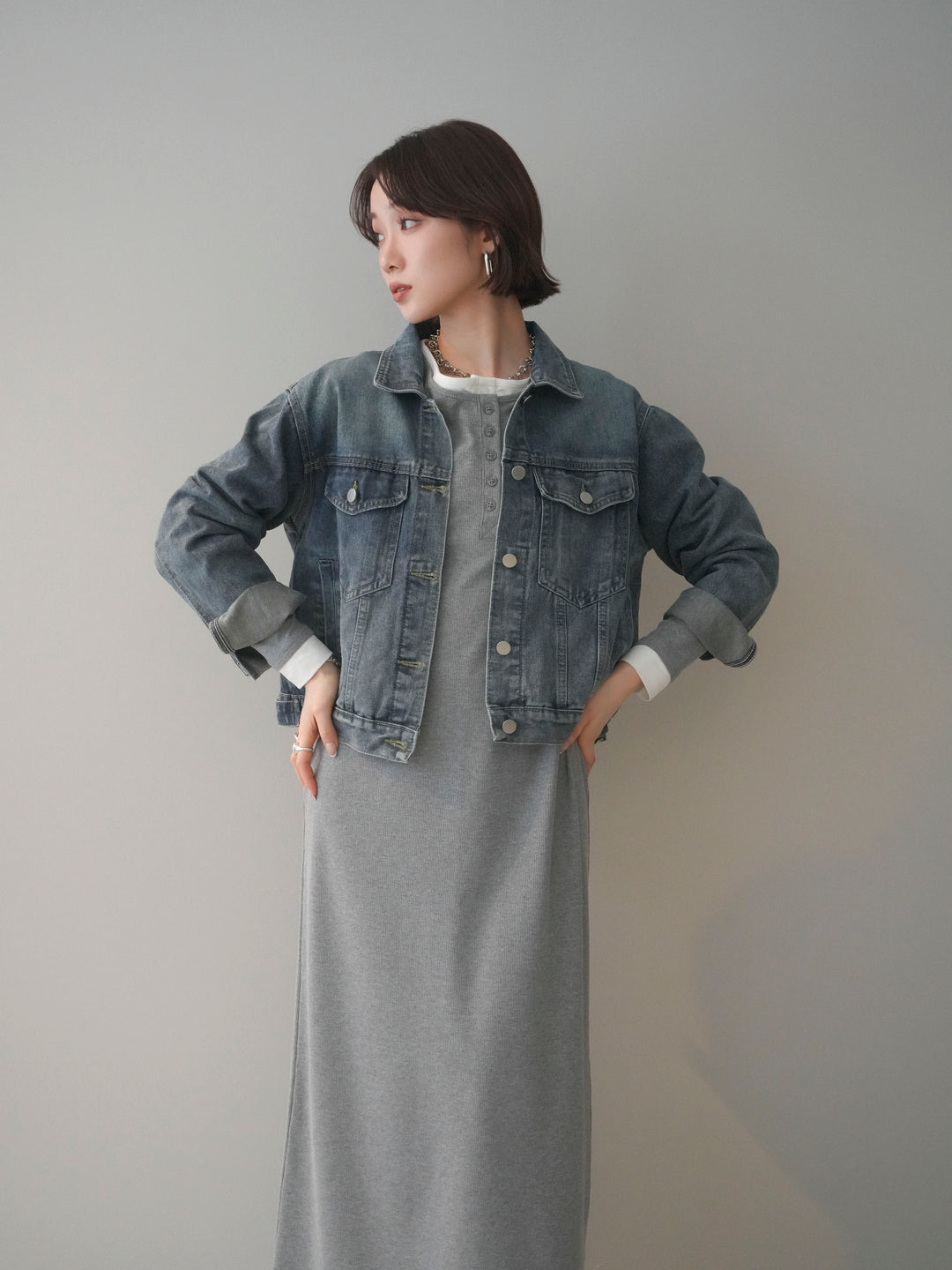 [SET]配色レイヤードヘンリーネックカットリブワンピース+配色ステッチデニムジャケット(2set)