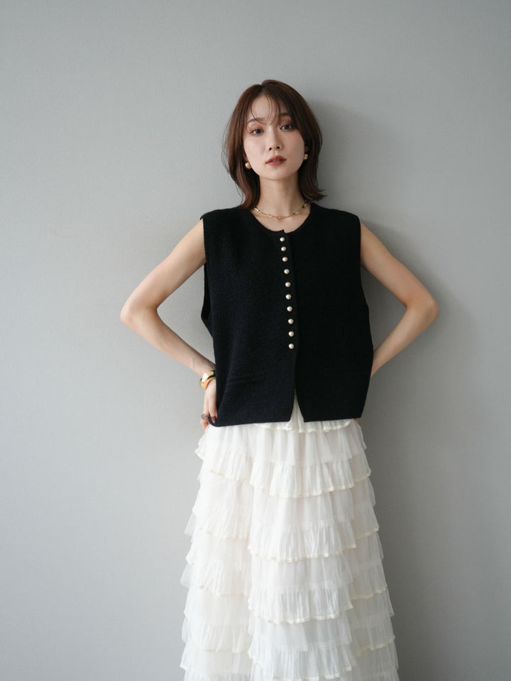 [予約]ゴールドボタンコンパクトニットベスト/ブラック