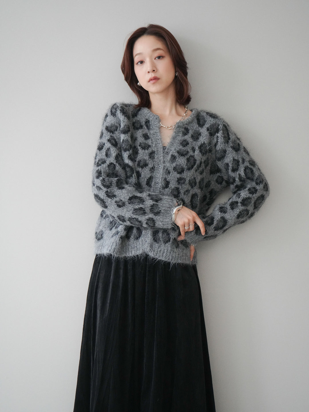 [SET]モヘアタッチレオパード柄ニットカーディガン+ワッシャーベロアプリーツスカート(2set)
