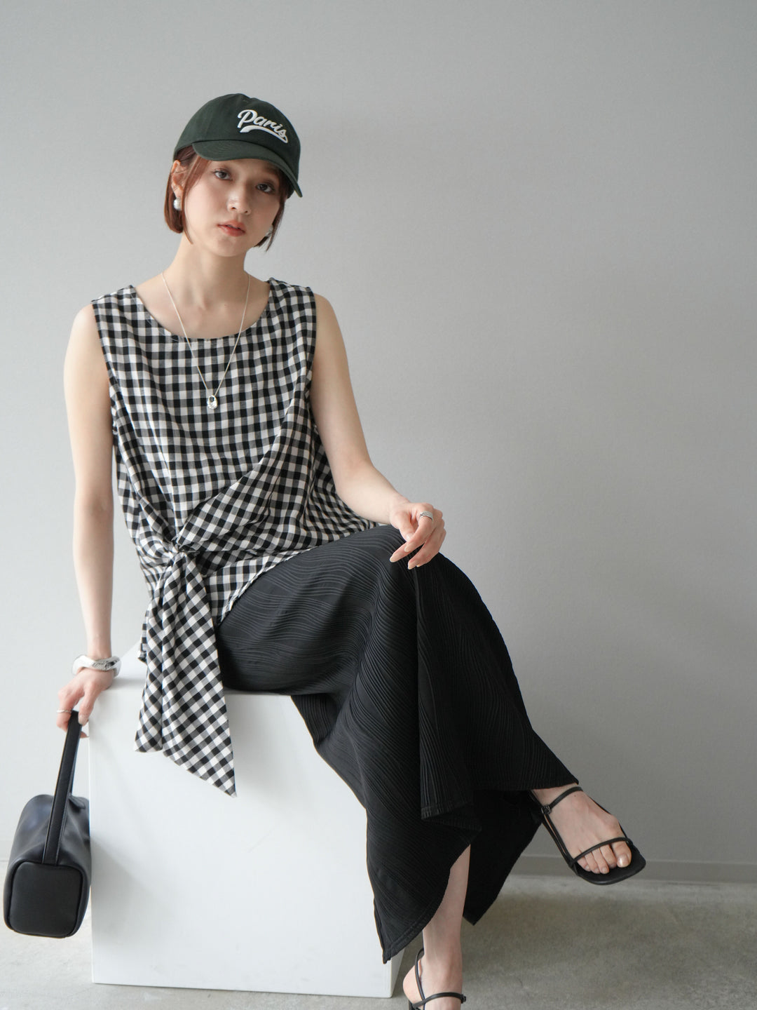 [SET] 前裹式無袖上衣+波浪滾邊緊身裙（2套）