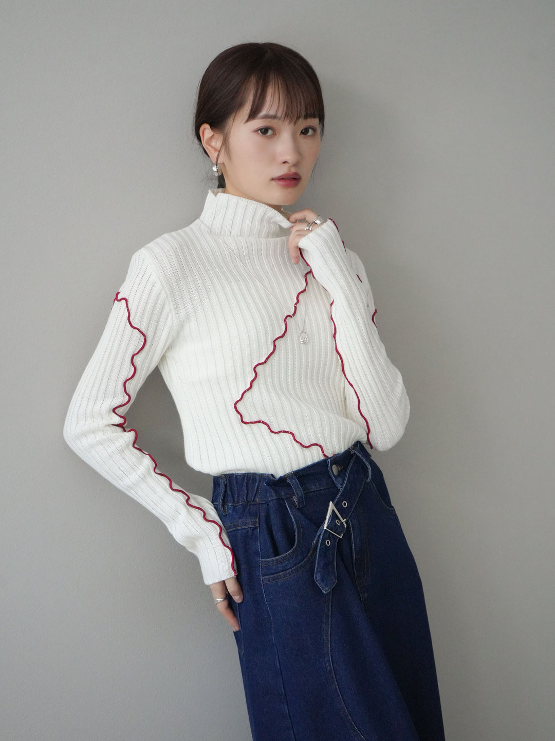 【預購】色彩協調柔和高領針織上衣/象牙色