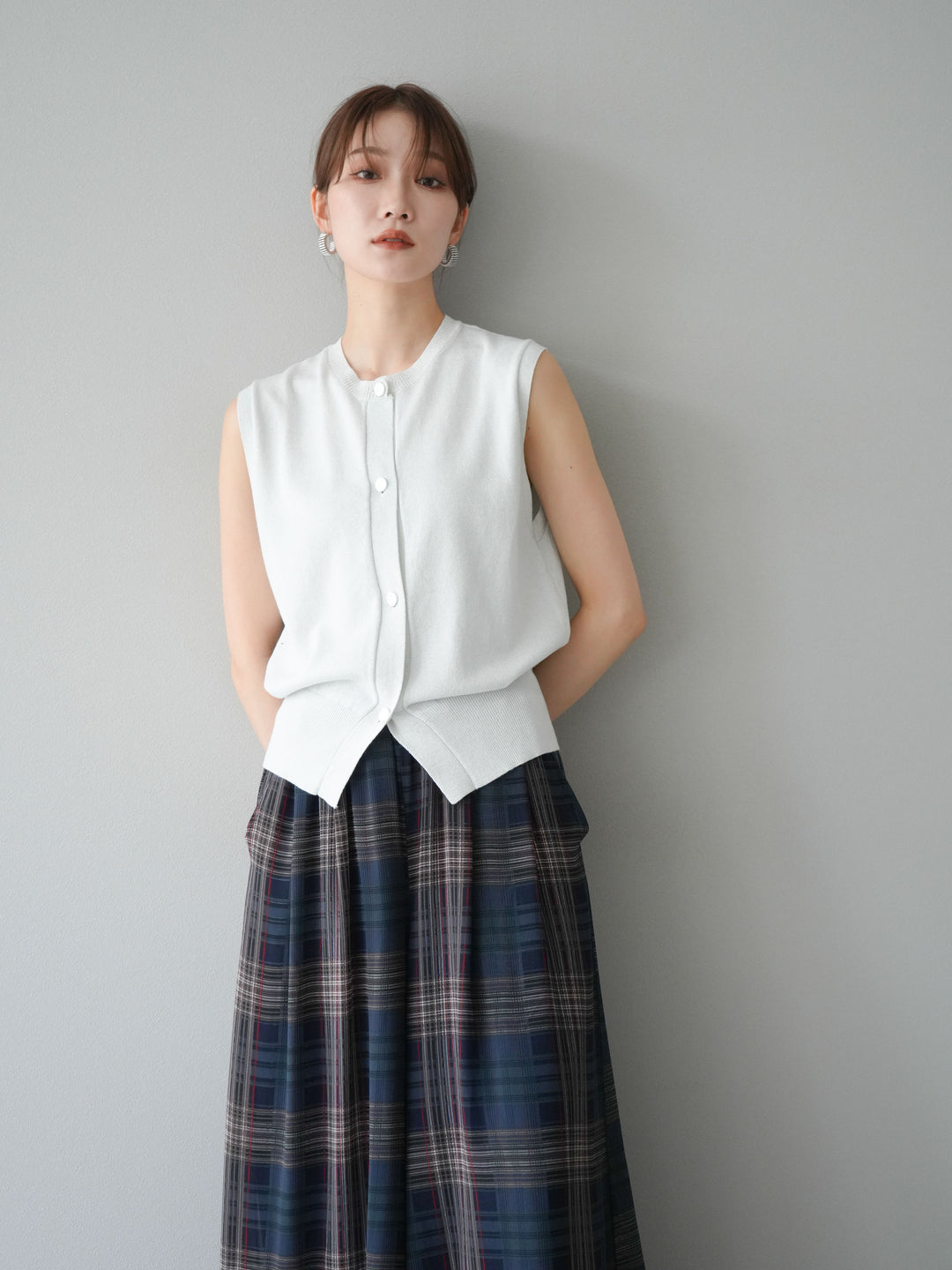 [SET] 金銀絲針織背心 + 透視格紋寬鬆褲 (2 件套)