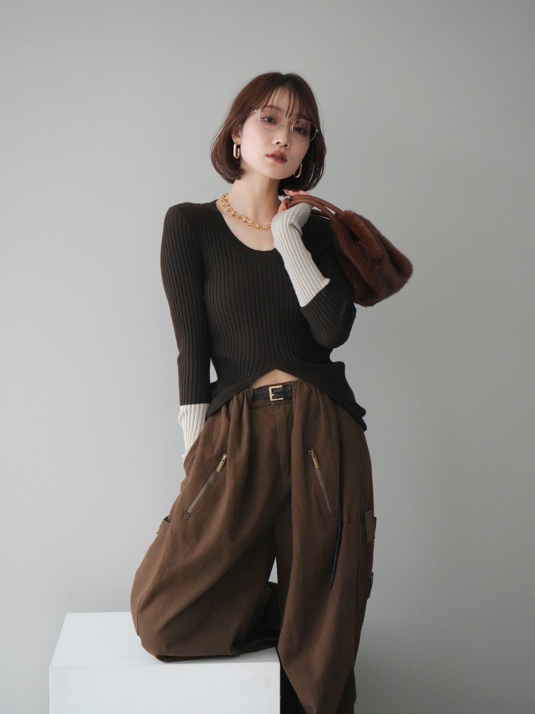 [予約]袖配色ランダムリブフロントスリットニットトップス/brown