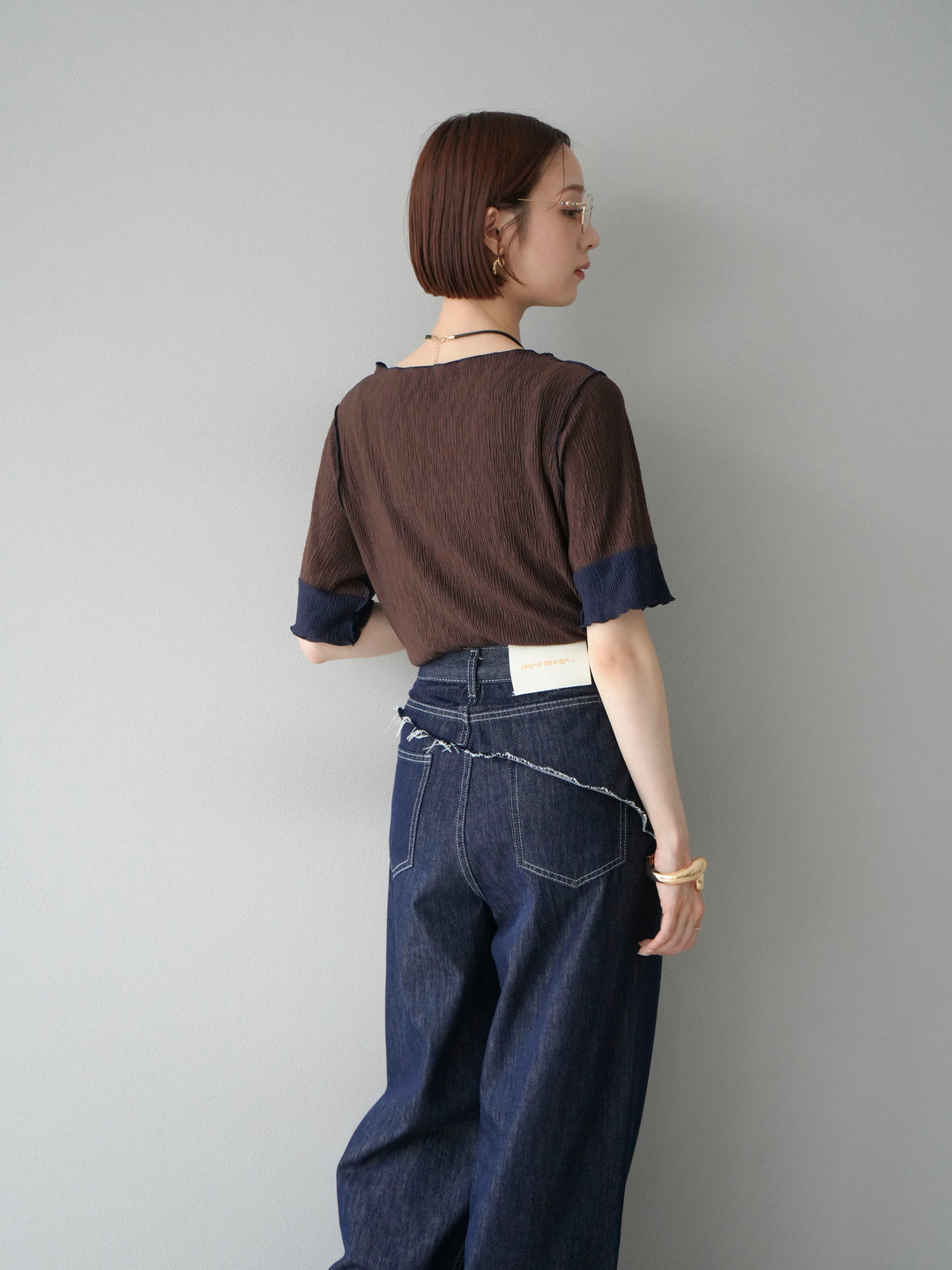 [SET] 百褶同色船領套頭衫 + 臀部設計牛仔褲（2 件組）