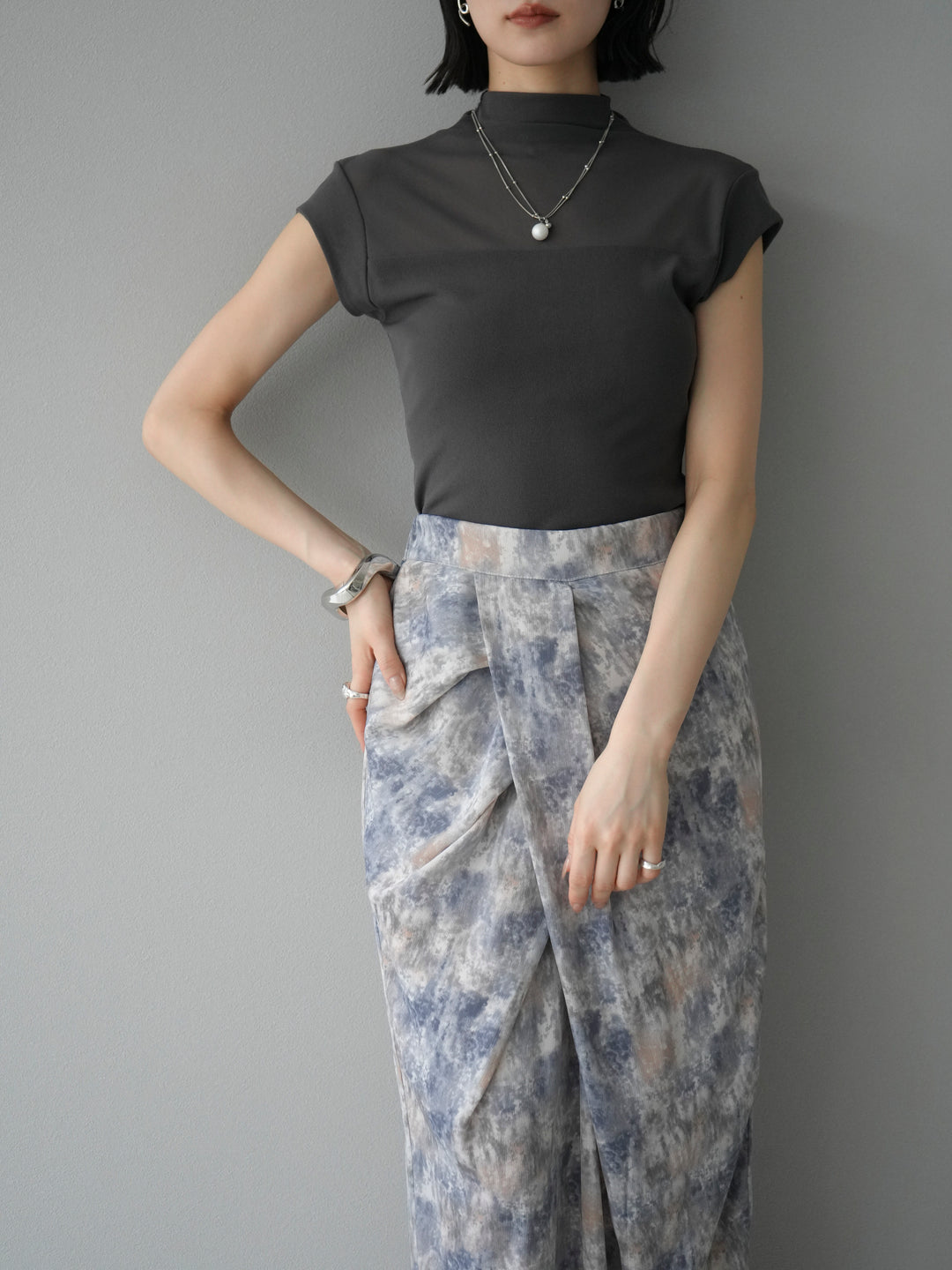 [予約]シアー切替ストレッチトップス/チャコール