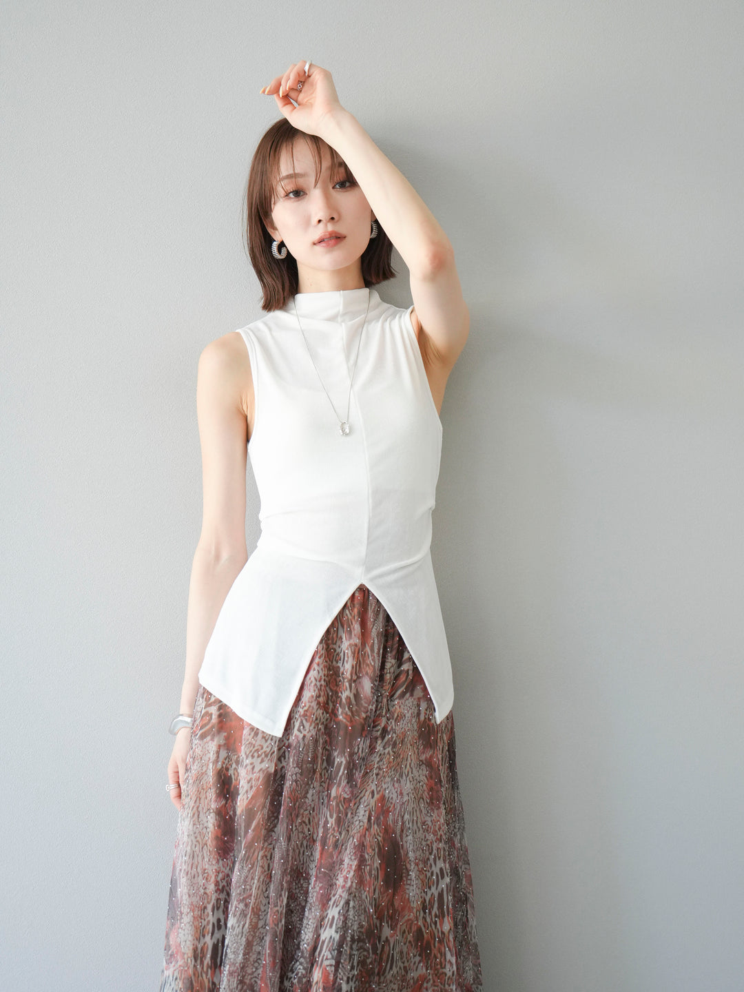 [予約]フロントスリットレーヨンニットトップス/ホワイト