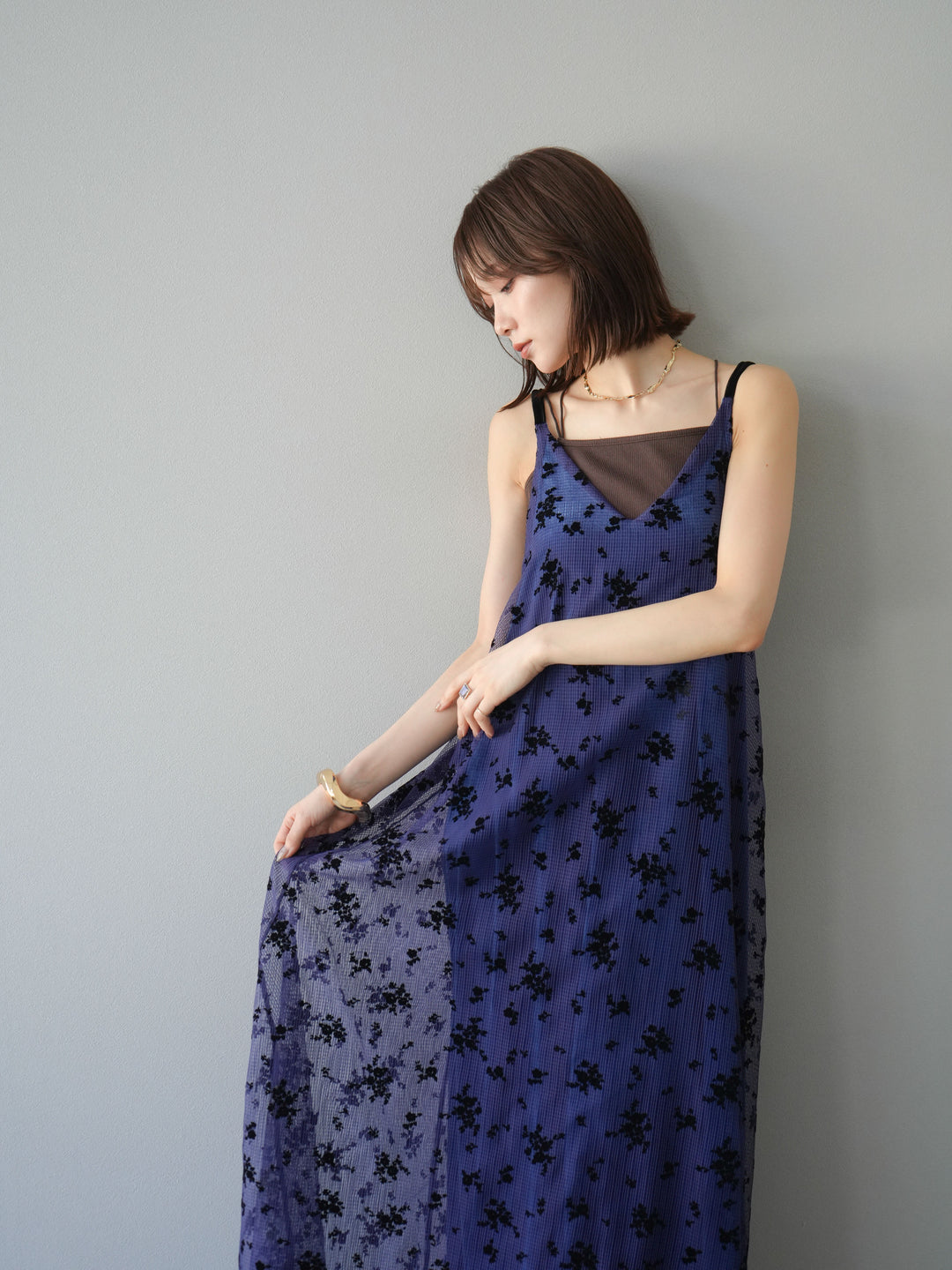 [SET]フロッキーチュールレイヤードベロアキャミワンピース+カップ付きバッククロスキャミソール(2set)