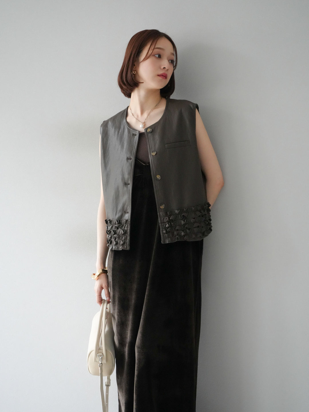 [予約]コンパクトフリルレザーベスト/ブラウン