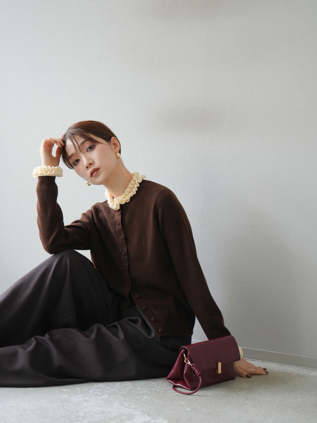 [予約]フリルデザインコンパクトニットカーディガン/ブラウン