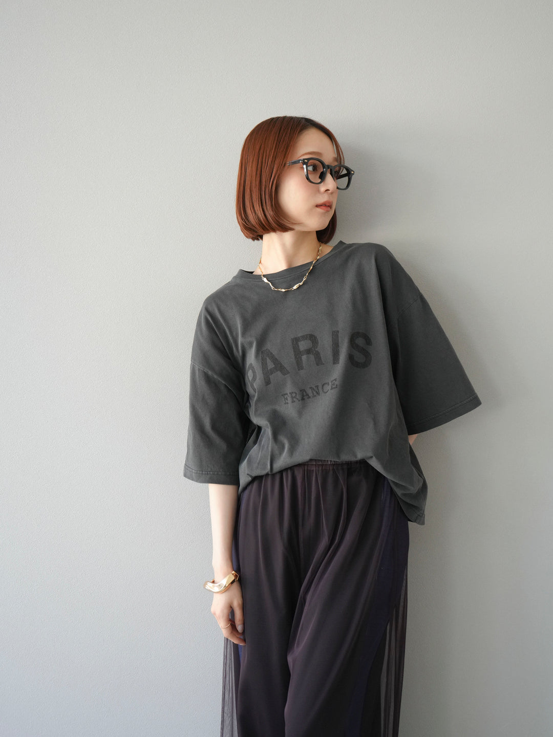 [予約]ピグメントロゴプリントTシャツ/チャコール