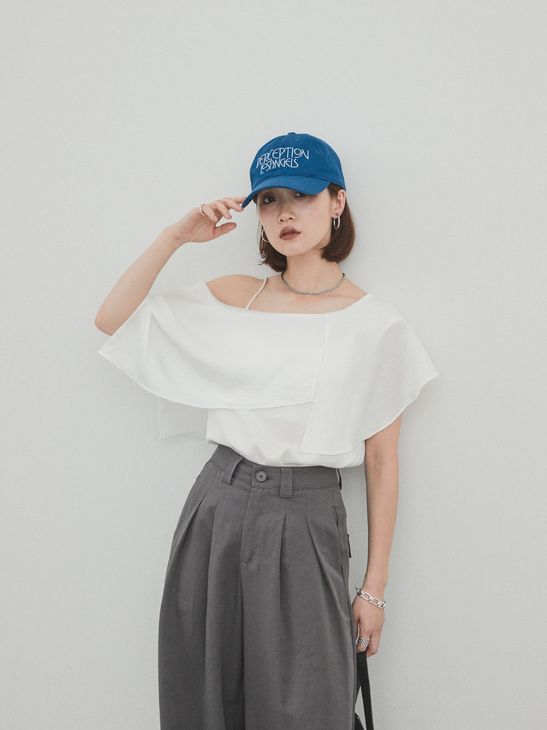 [SET]ワンショルラッフルブラウス+リネンタッチタックワイドパンツ (2set)