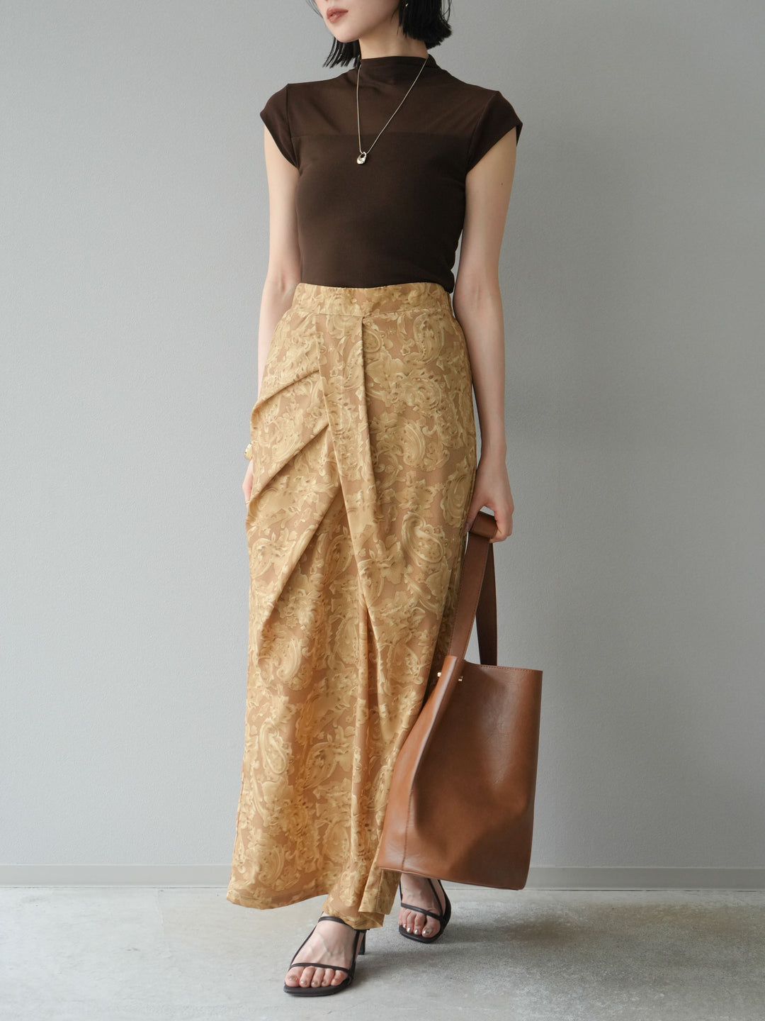 [予約]ペイズリープリントタックIラインスカート/ベージュ