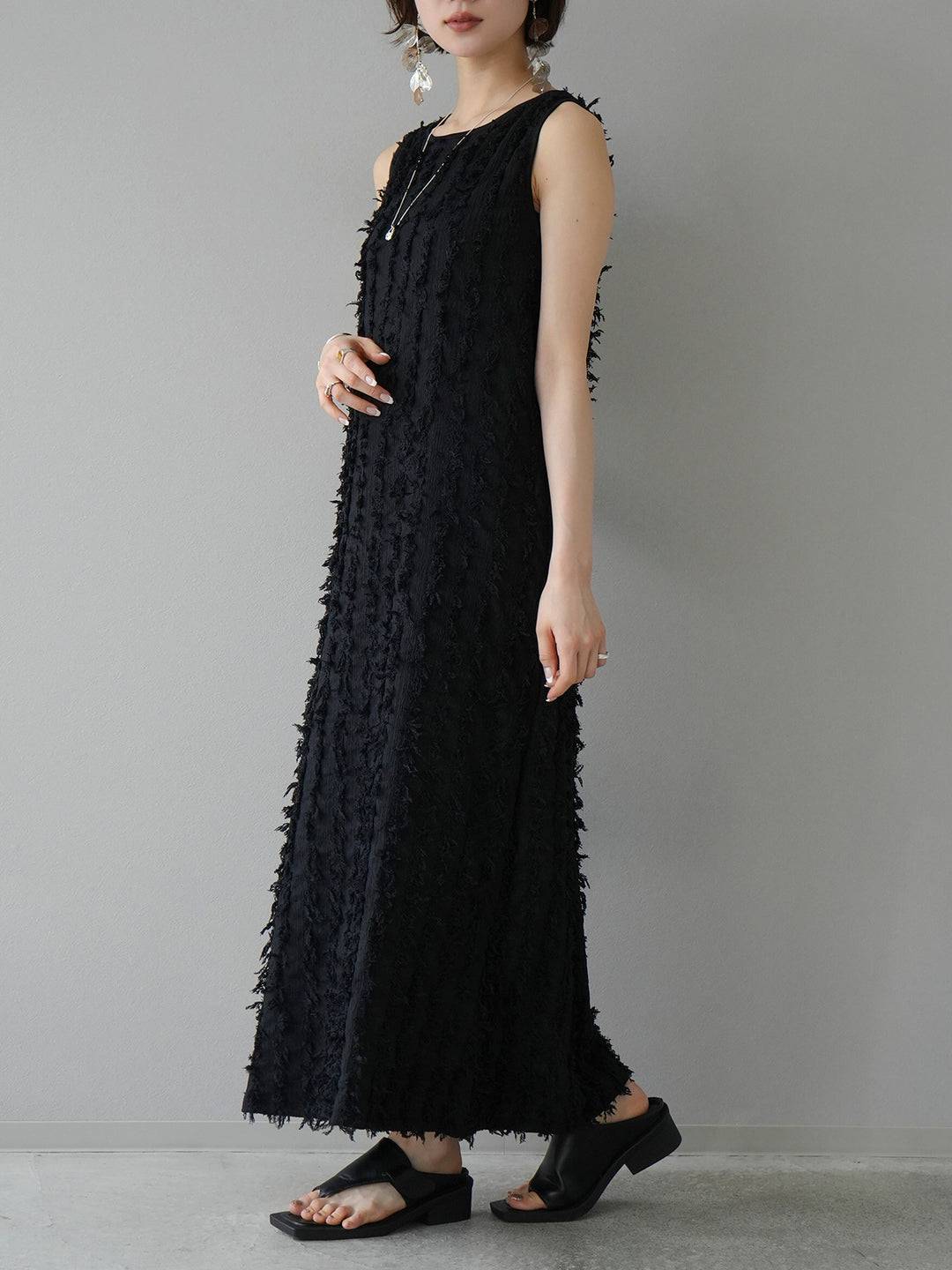 [Pre-order] Fringe Jacquard Stretch Sleeveless Dress/Black