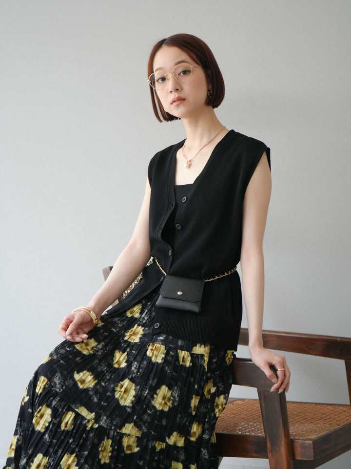 [SET] V領人造絲針織背心+花邊長裙（2件組）