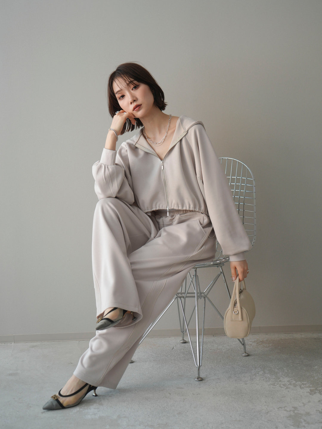 [SET]バイカラー異素材ライトポンチクロップドZIPフーディー+バイカラー異素材サイドラインライトポンチパンツ(2set)