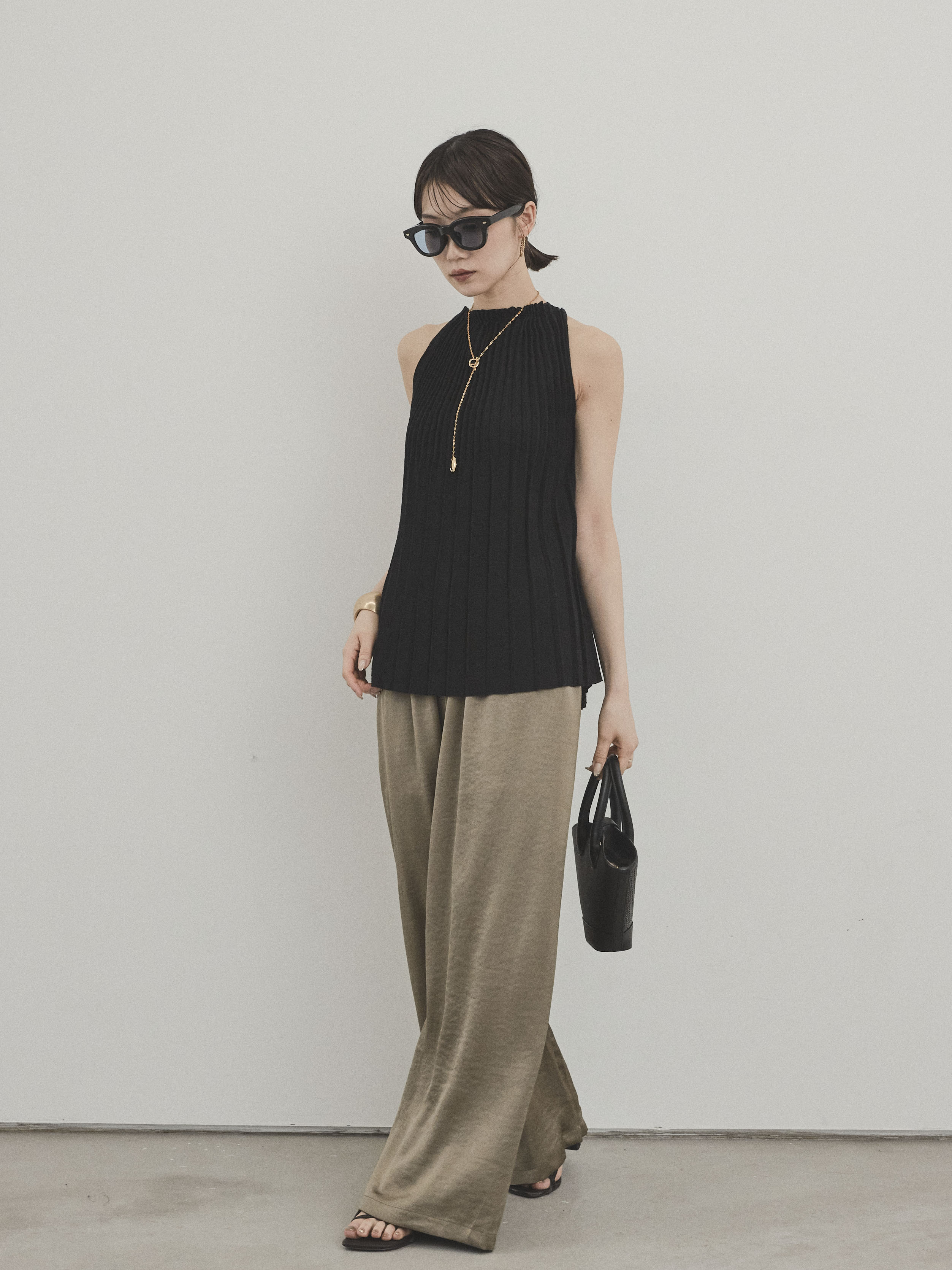 予約]サテンイージーパンツ/カーキ – Lumier