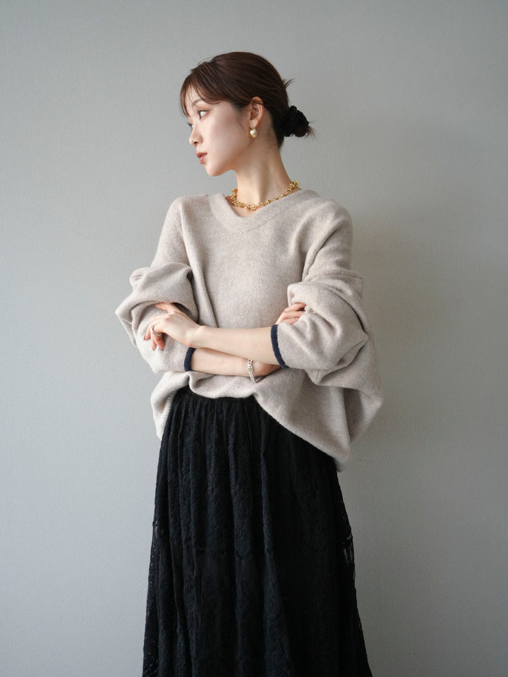 【預購】V領拼色袖針織套頭衫/米色