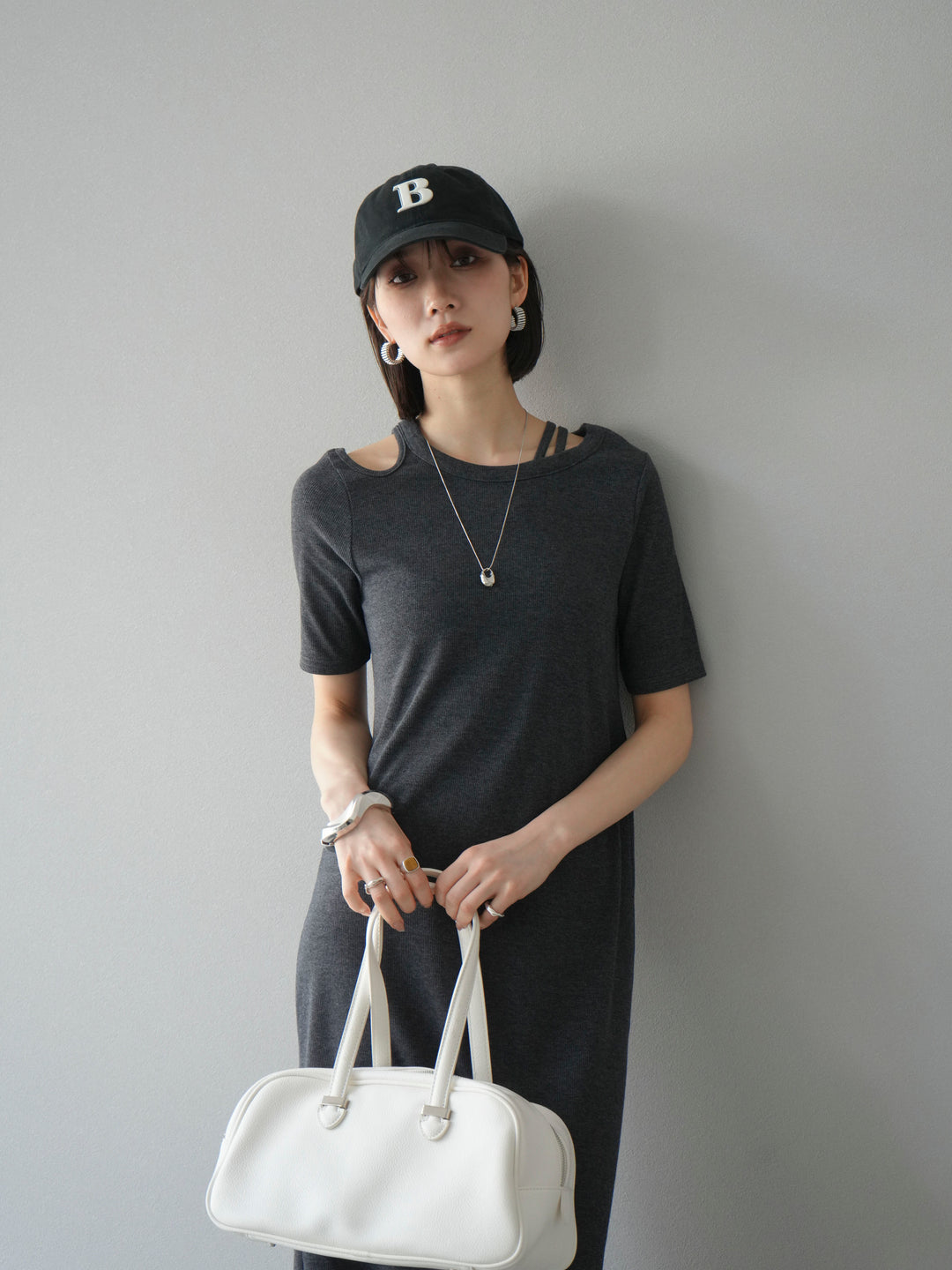 [予約]デザインネックカットリブワンピース/チャコール