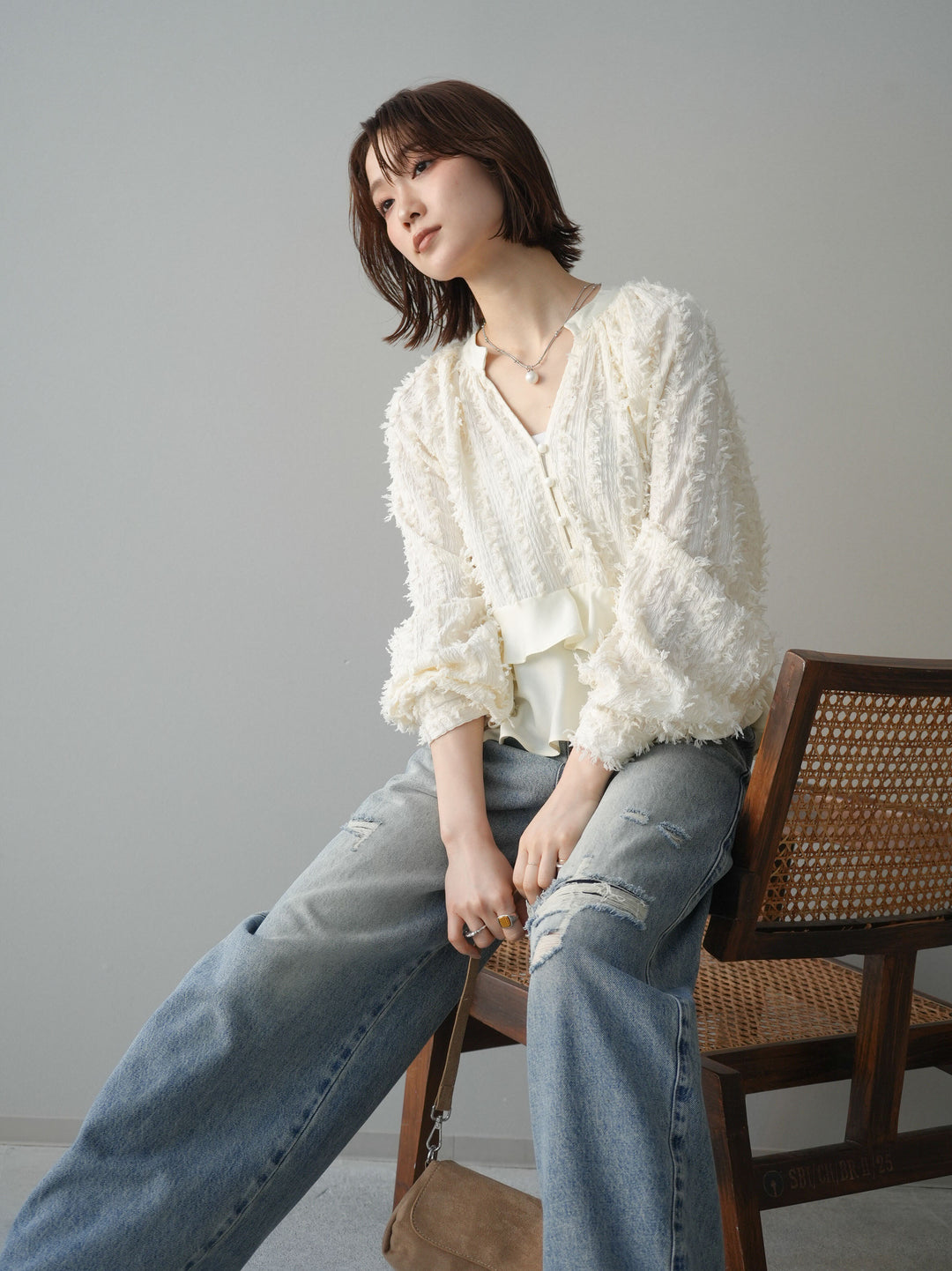 [予約]ジャガードぺプラムフリルブラウス/ivory