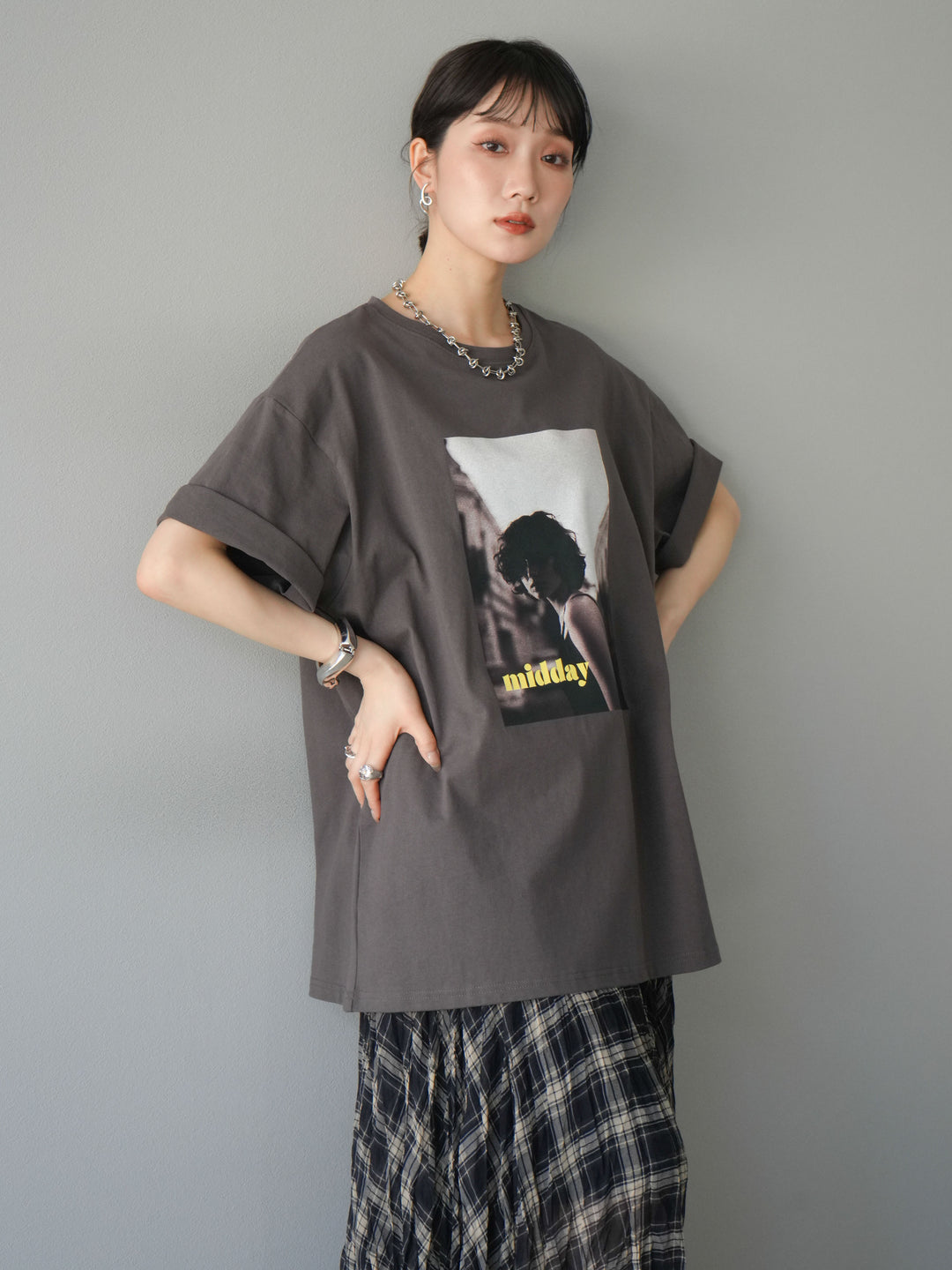 [SET]ネオンロゴフォトプリントBIG Tシャツ+シアーチェックアシンメトリーワッシャースカート(2set)