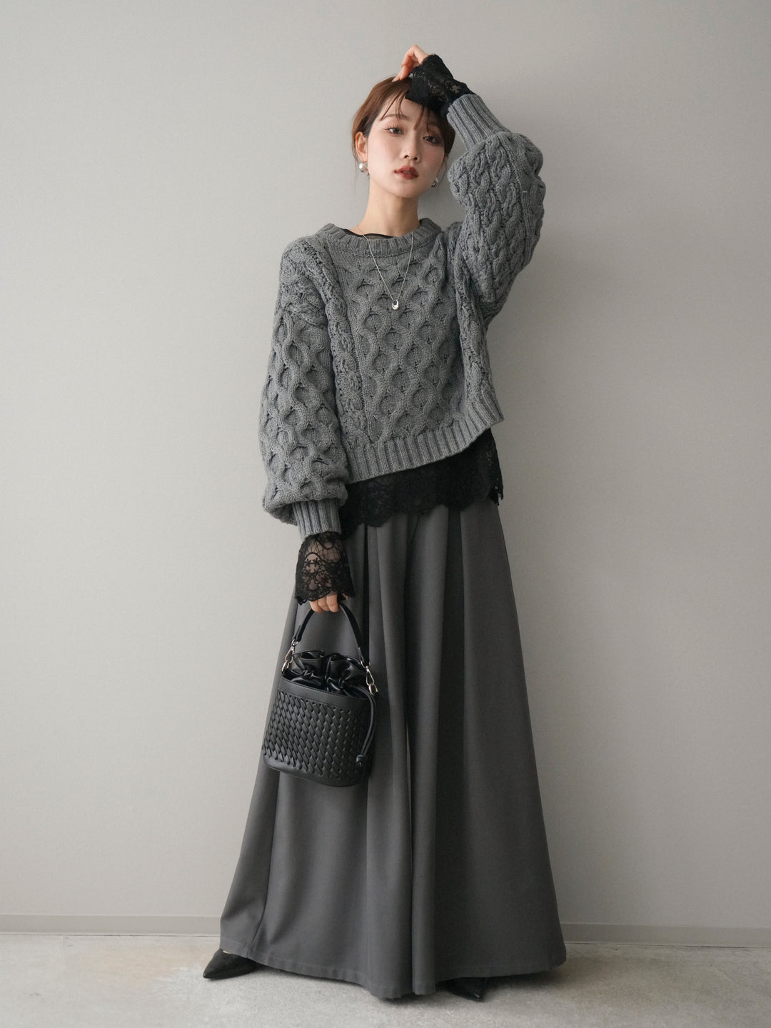 [SET]バルキーケーブルクロップドニットプルオーバー+テープベルトタックバギーパンツ(2set)