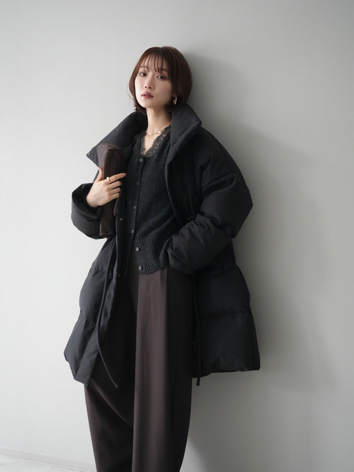 [20%オフ]スタンドカラーウエストベルトミドルダウンコート/black