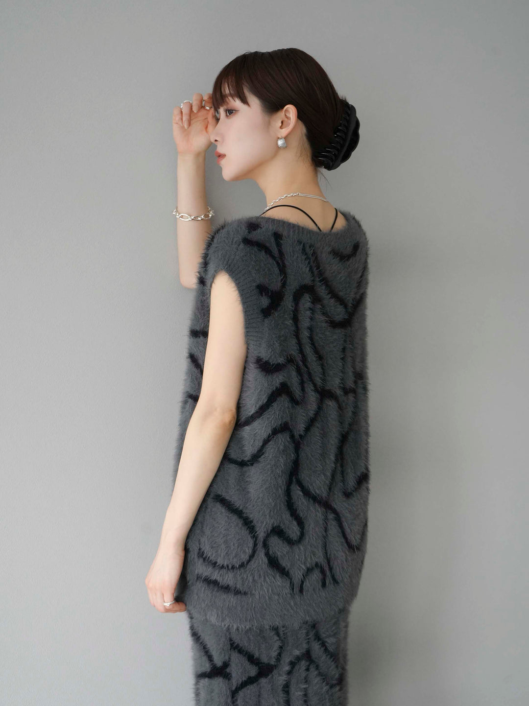 [SET] 線狀毛絨針織背心 + 線狀毛絨針織裙 (2套)