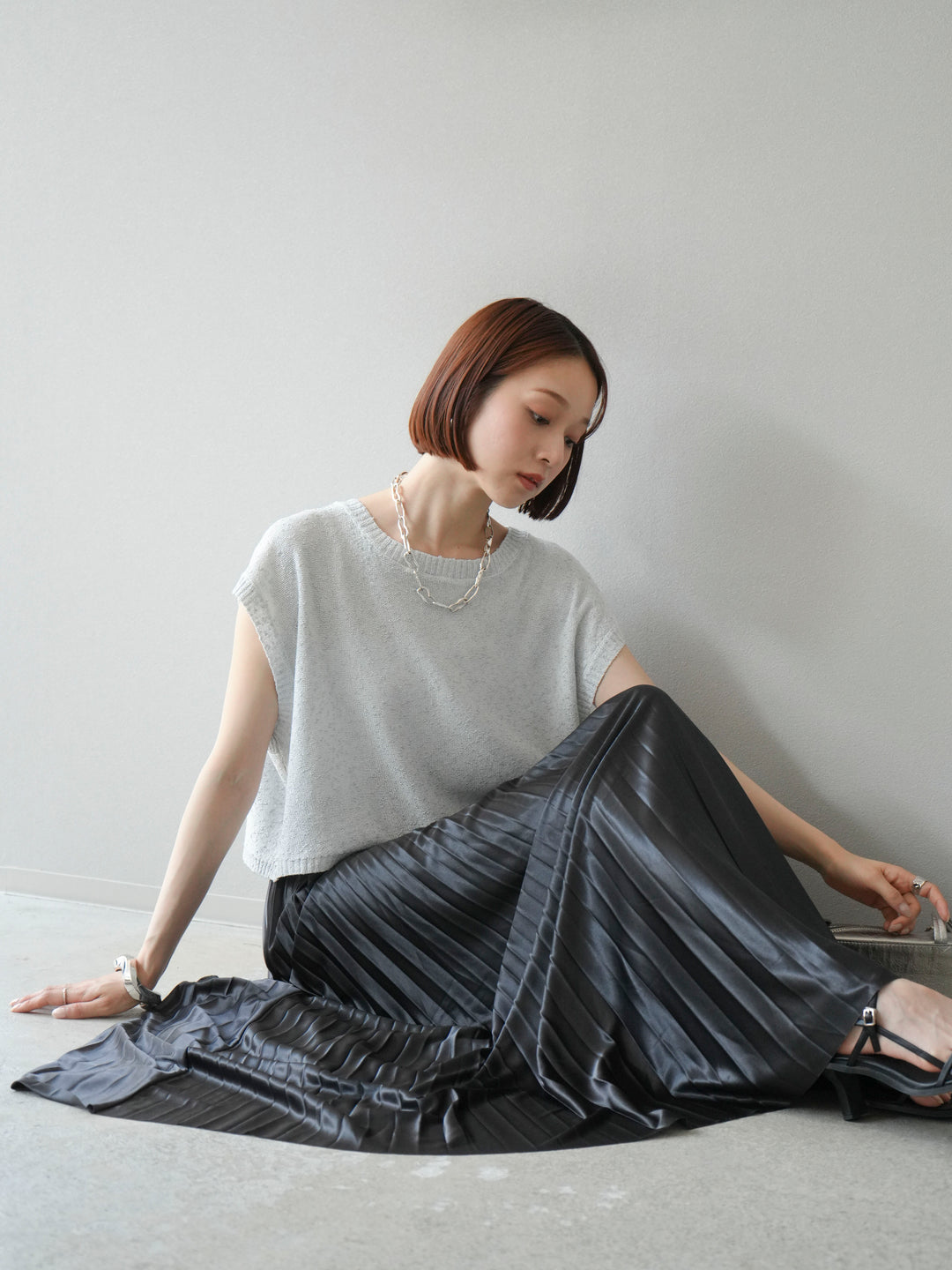 [SET]ネップヤーンクロップドニットベスト+サテンプリーツマキシスカート(2set)