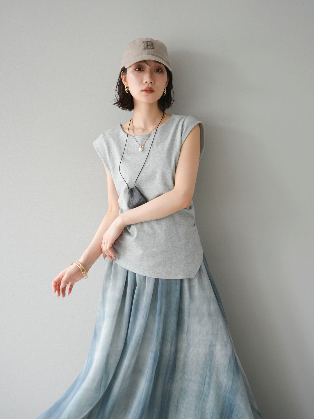 【預購】B logo刺繡棒球帽/灰褐色