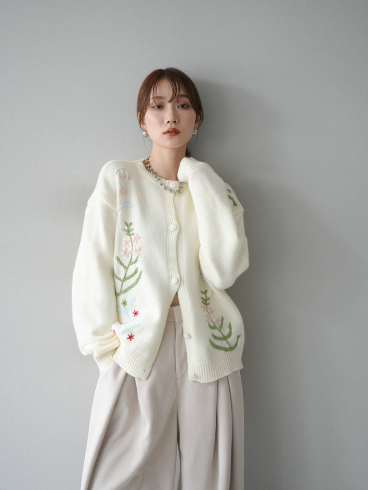 [予約]フラワー刺繍ニットカーディガン/オフ