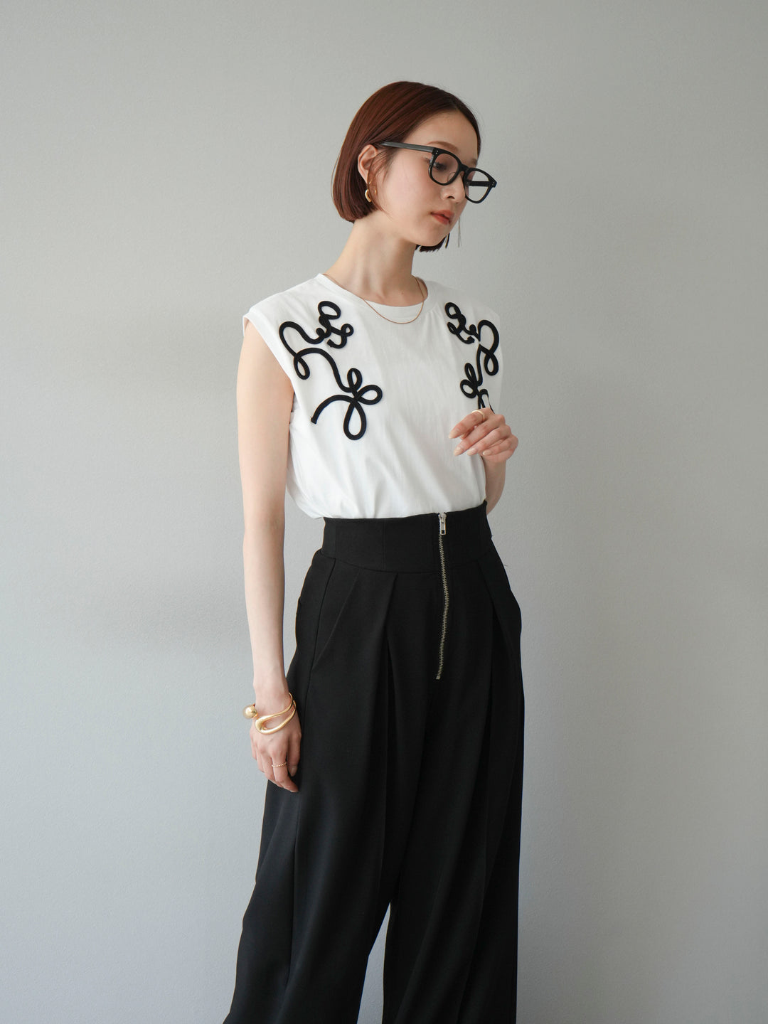 [SET]コード刺繍フレンチスリーブTシャツ+ジップタックワイドパンツ(2set)