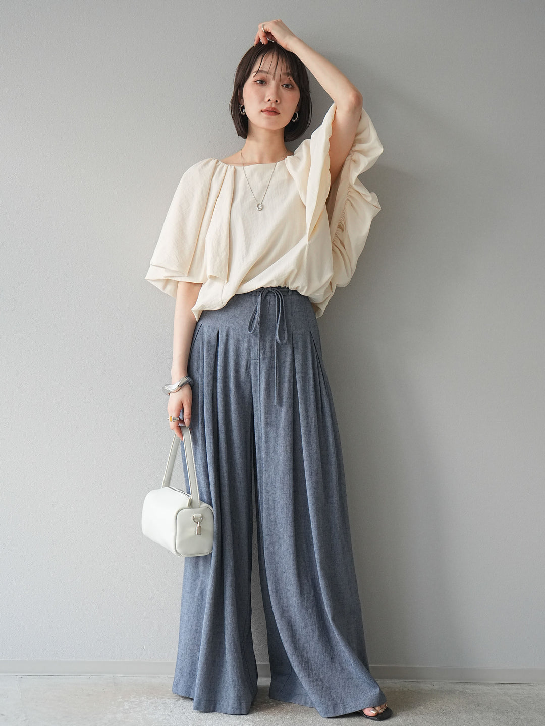 【預購】仿亞麻雙褶設計寬褲/藏青色