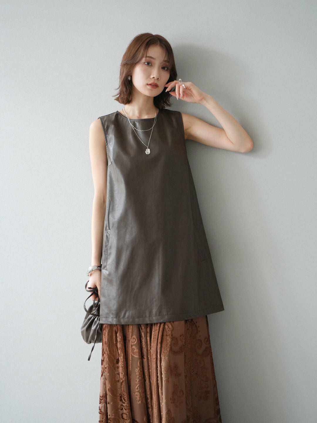 [予約]ショルダーポーチ付レザーミニワンピース/ブラウン