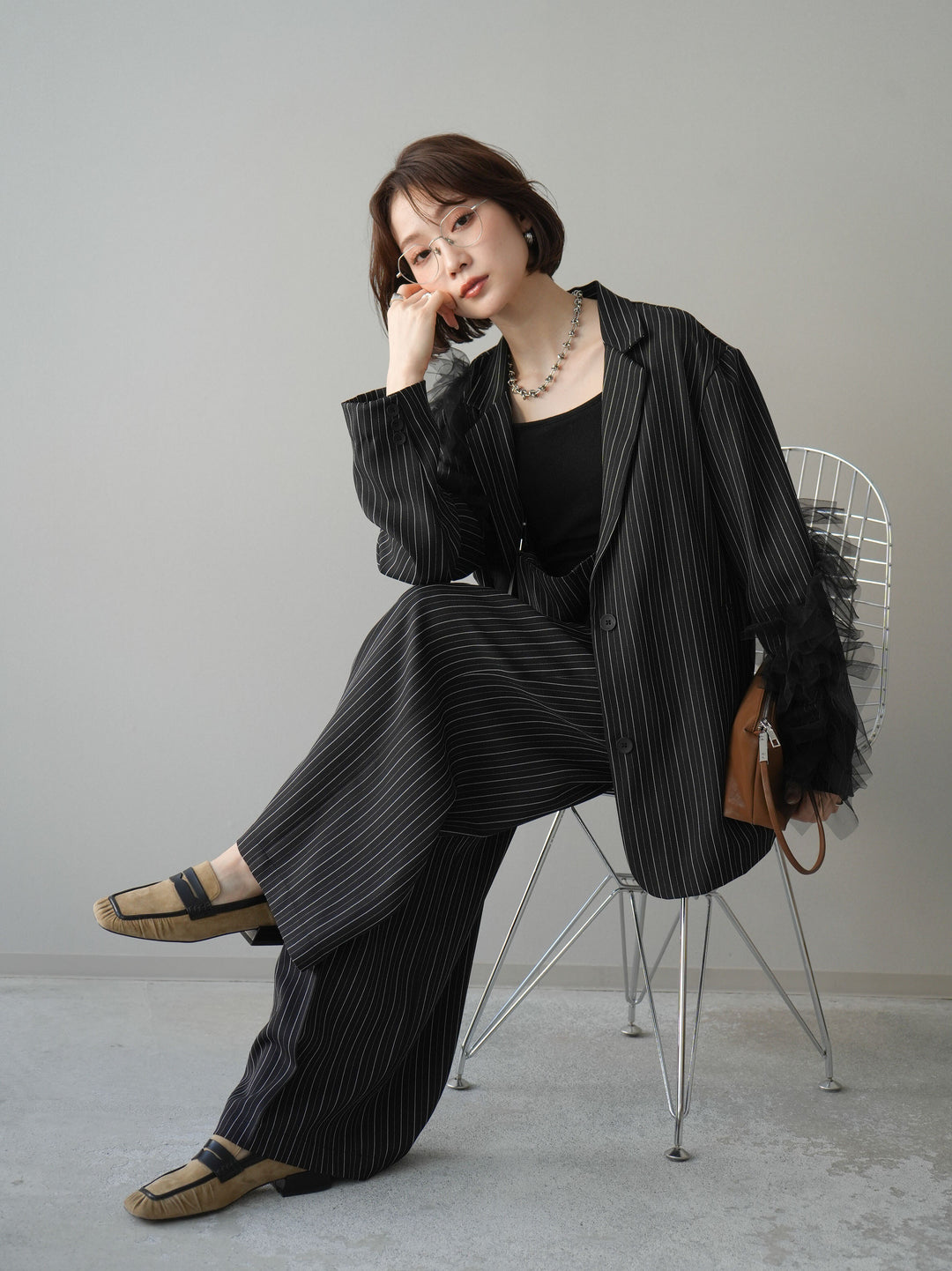 [SET]アシンメトリーチュールストライプジャケット+カップ付きバッククロスキャミソール(2set)