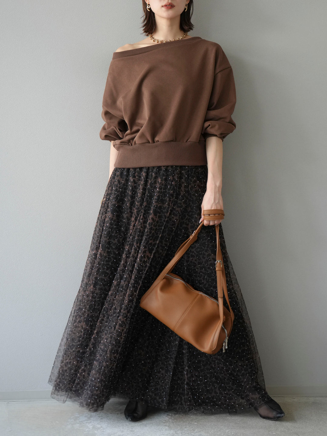 [予約]オフショルスウェットプルオーバー/ブラウン