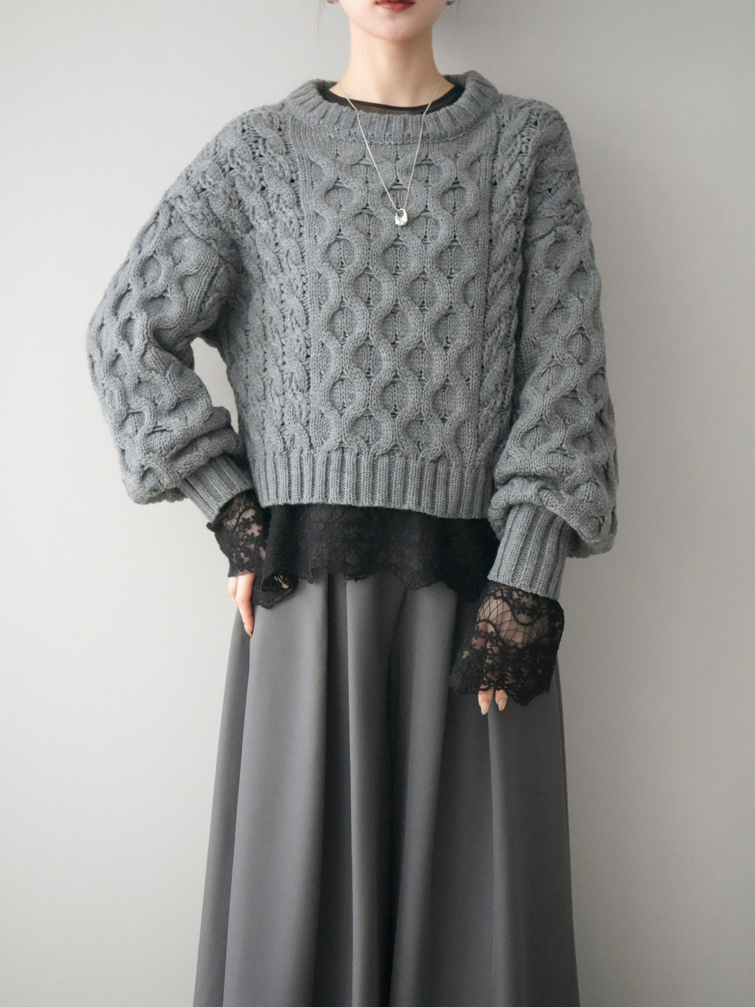 [予約]バルキーケーブルクロップドニットプルオーバー/charcoal