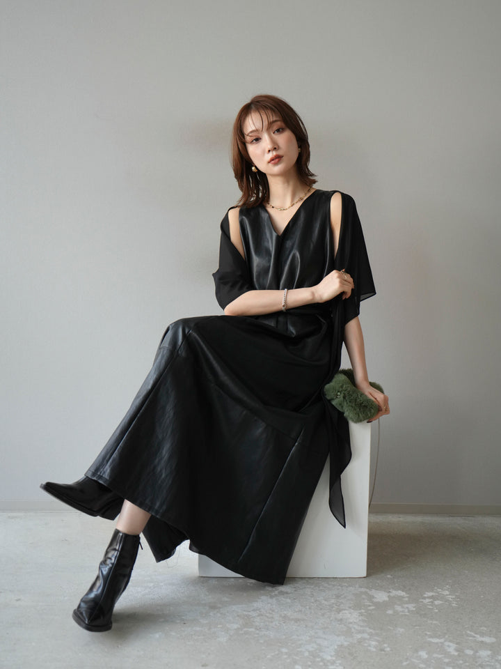 [予約]レザーAラインワンピース/ブラック