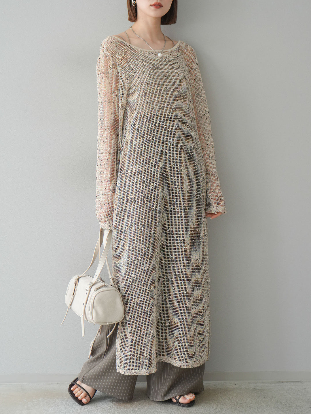 [預購] 鏤空網眼露背洋裝/象牙白