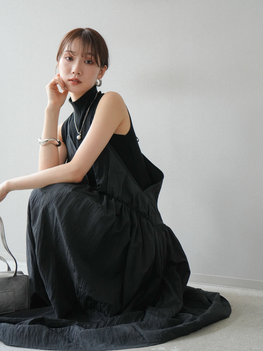 [予約]シボ加工シャイニーキャミワンピース/ブラック