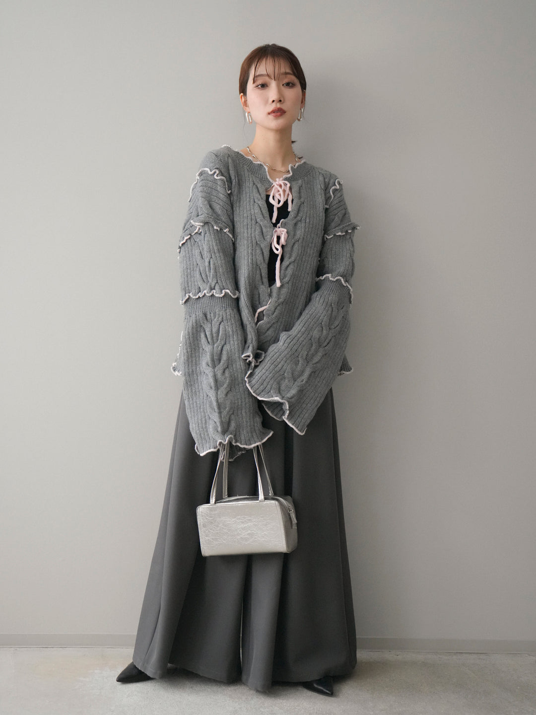 [SET]フロントリボン配色メローニットカーディガン+テープベルトタックバギーパンツ(2set)