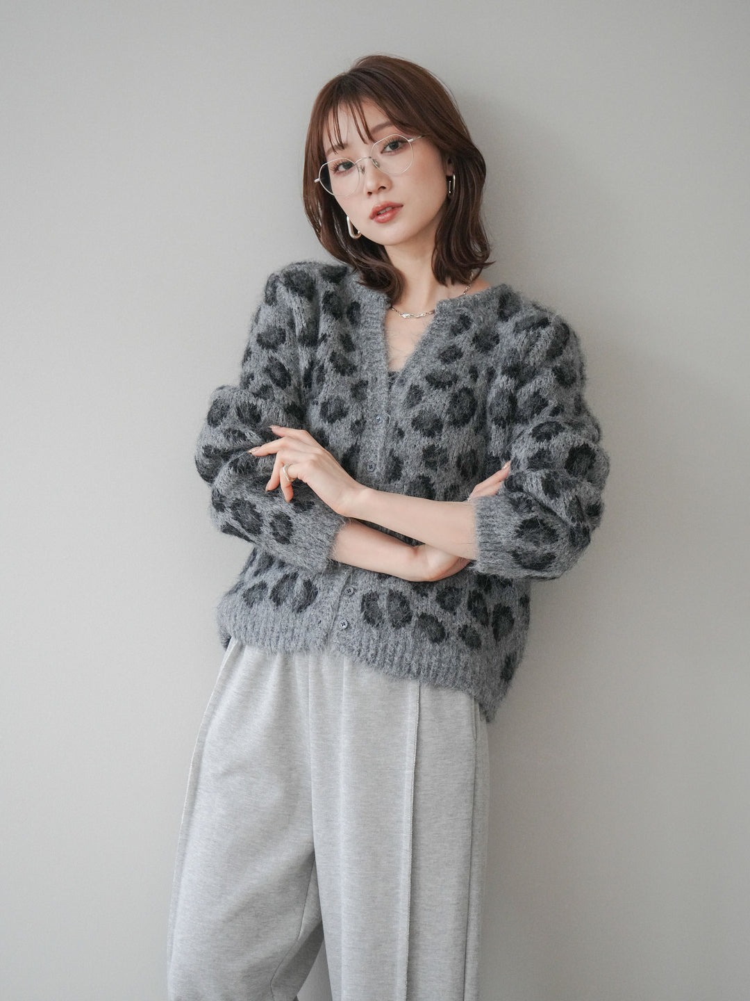 [SET]モヘアタッチレオパード柄ニットカーディガン+選べるアクセセット(2set)