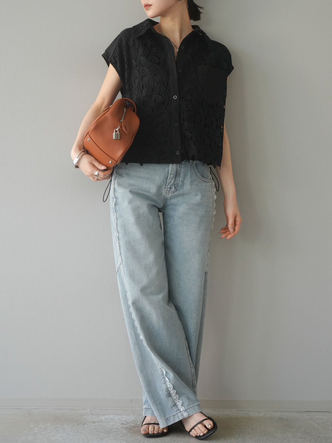 【預購】蕾絲分層抽繩襯衫/黑色