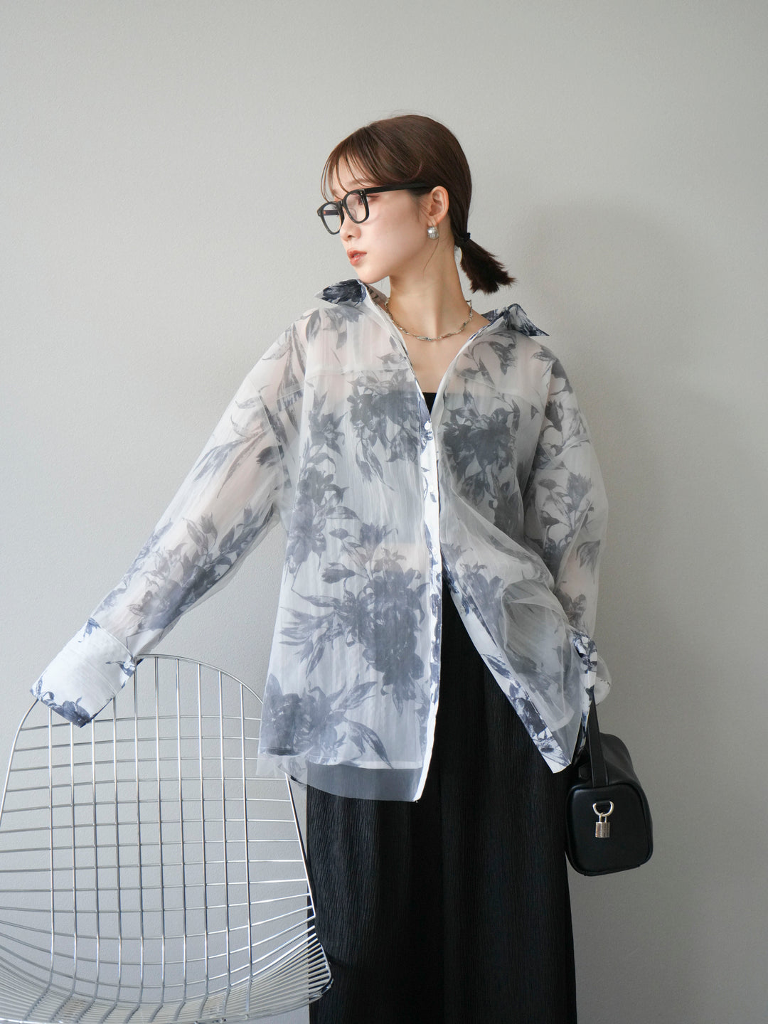 [予約]チュールドッキングフラワー柄オーバーサイズシャツ/グレー