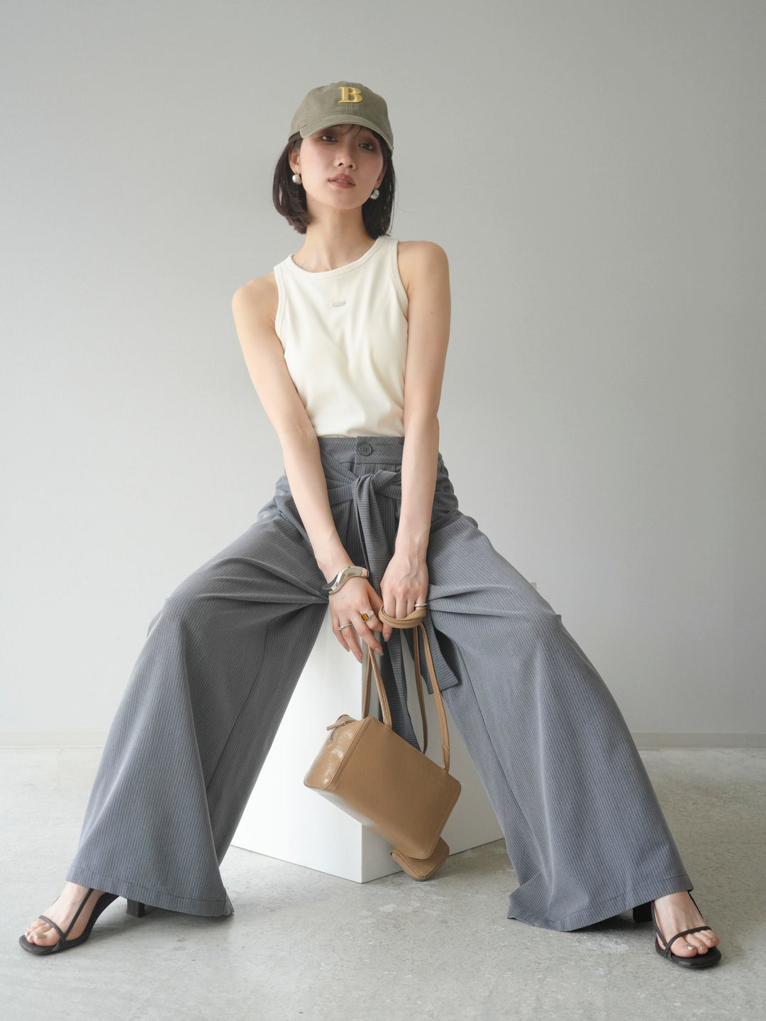 [預訂] 標誌板 American Suri 背心/象牙色