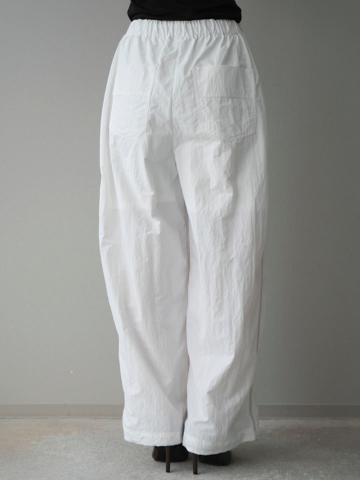 [予約]ドロストサイドラインナイロンパンツ/off