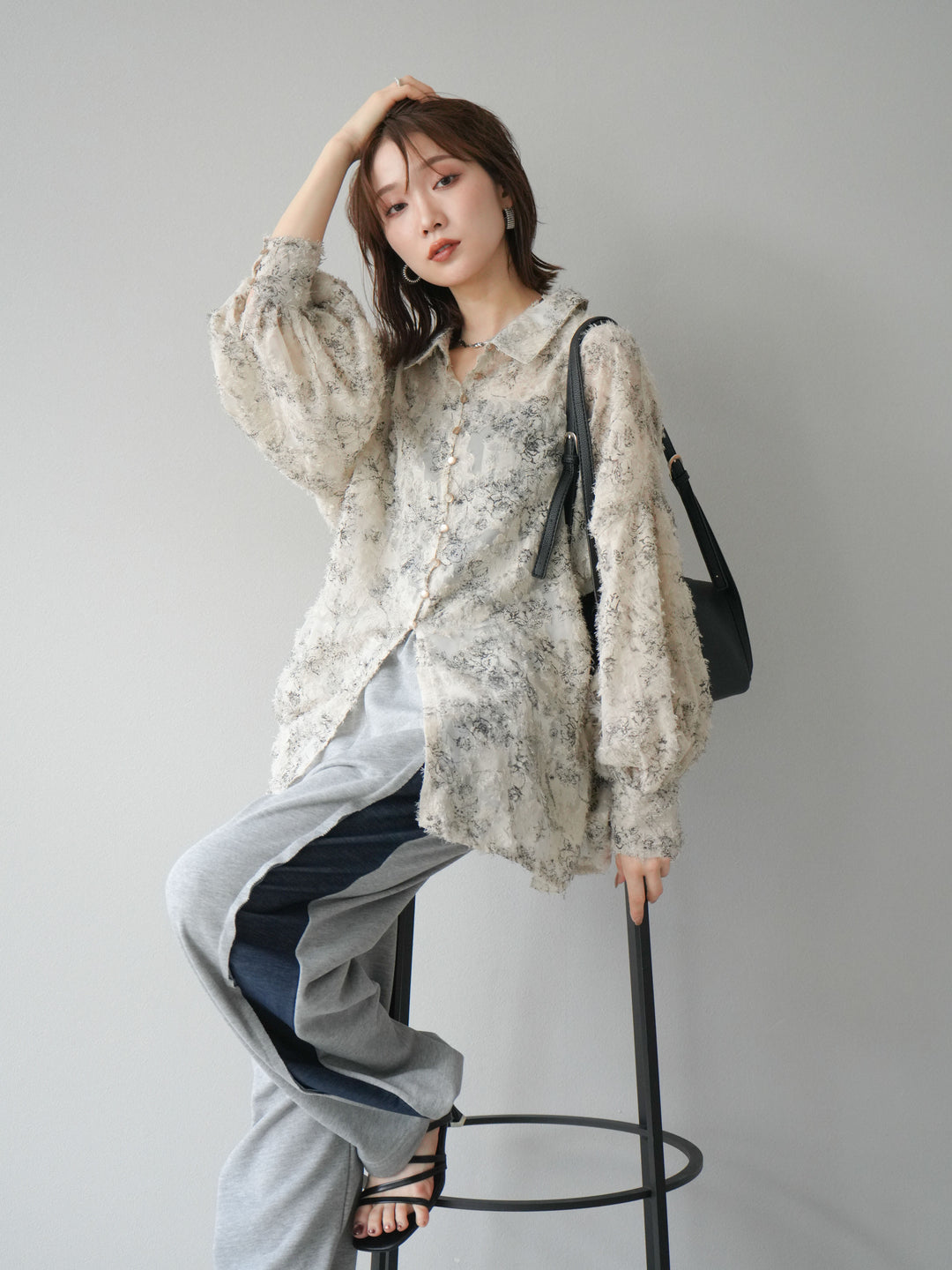 [予約]ニュアンスフリンジジャガードボリュームスリーブブラウス/ベージュ