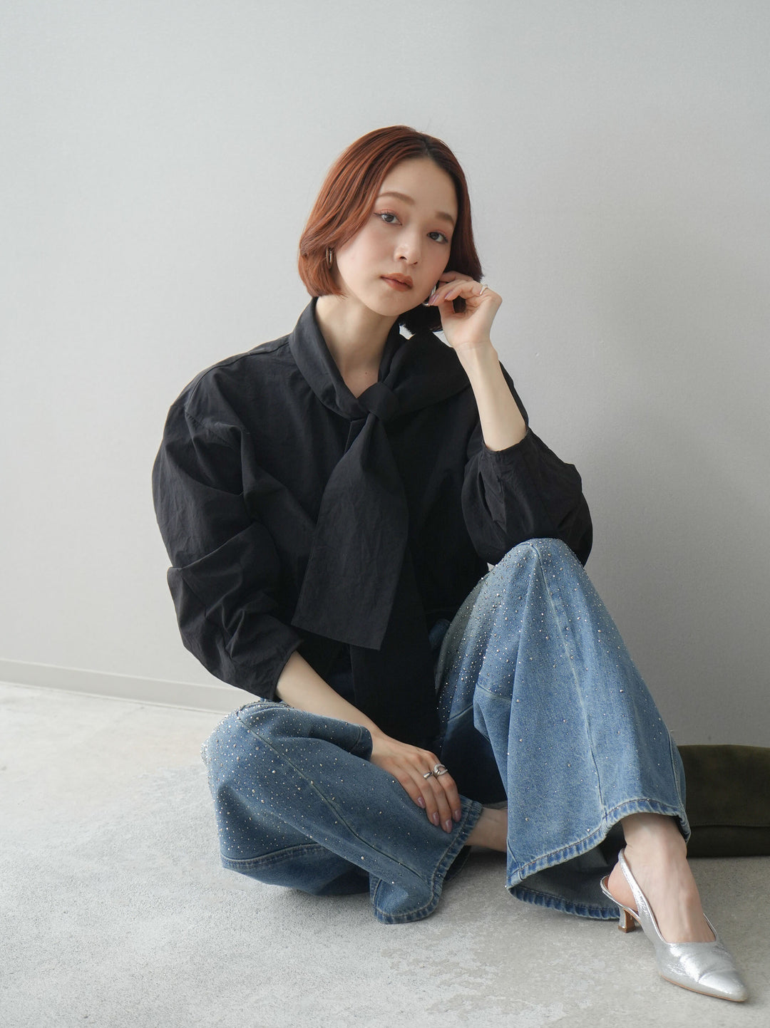 [SET]ボウタイ裾プリーツライトジャケット+フロントビジューカーブデニムパンツ(2set)