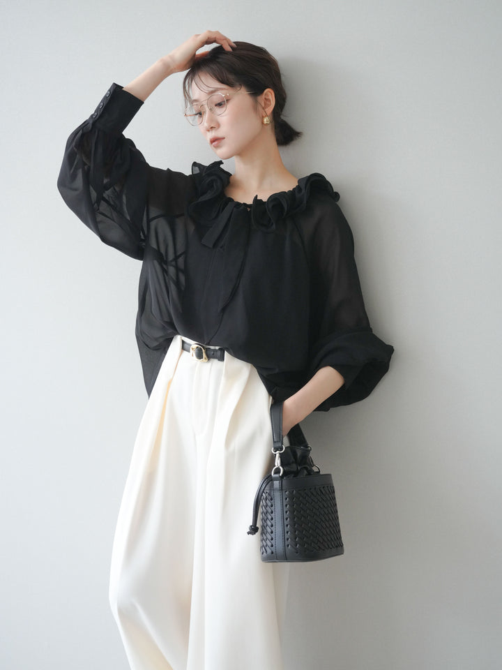 [予約]ラッフルネックシアーブラウス/black